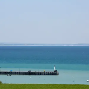 La Metairie-du-vauhariot - Ou - Piscine Chauffée - Vue Et Mont Saint Michel Et Gr34 - Résidence Hôtelière Maison d'hôtes